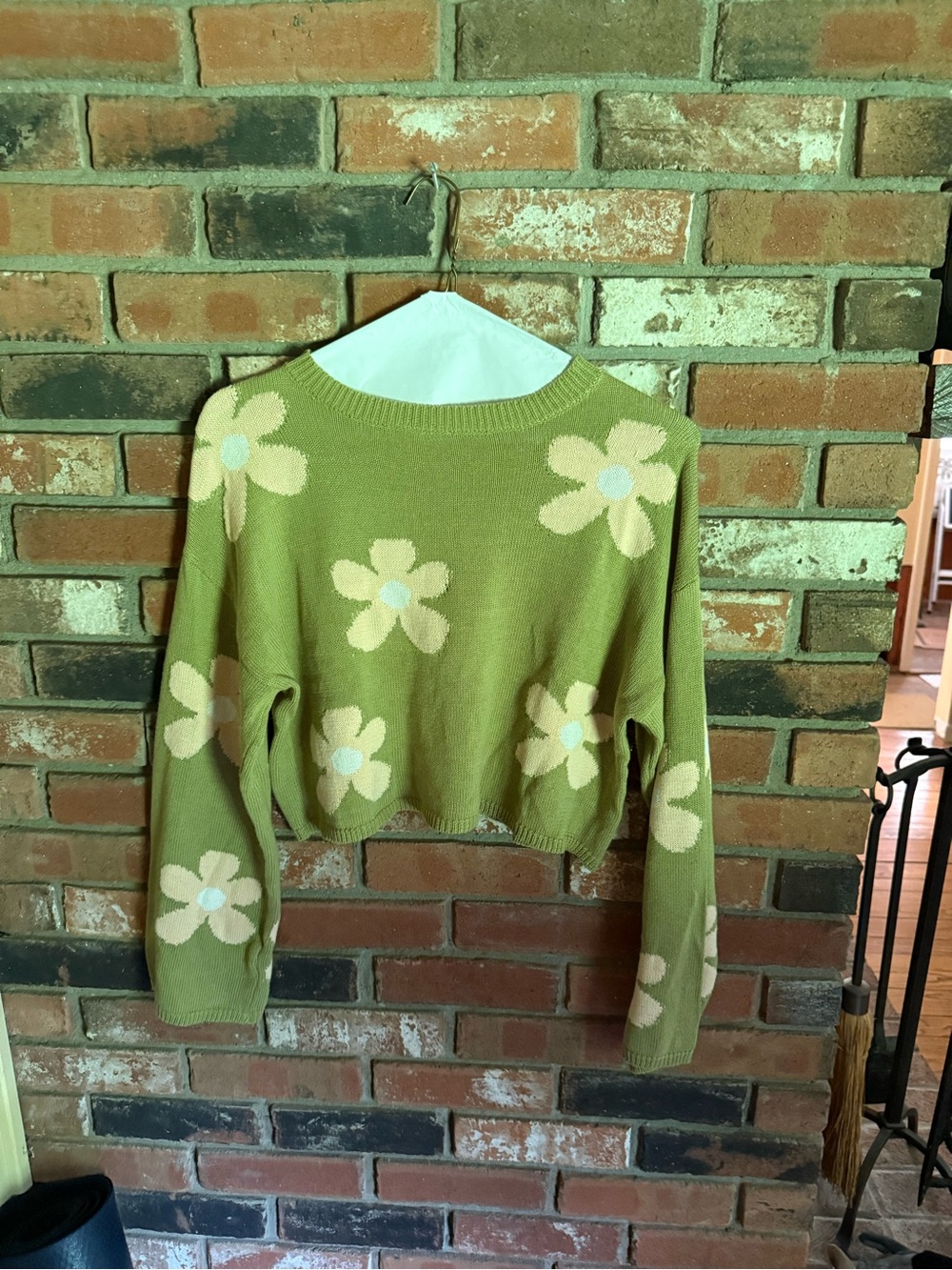 Blue Blush Light Green Floral Cropped Crewneck Sweater